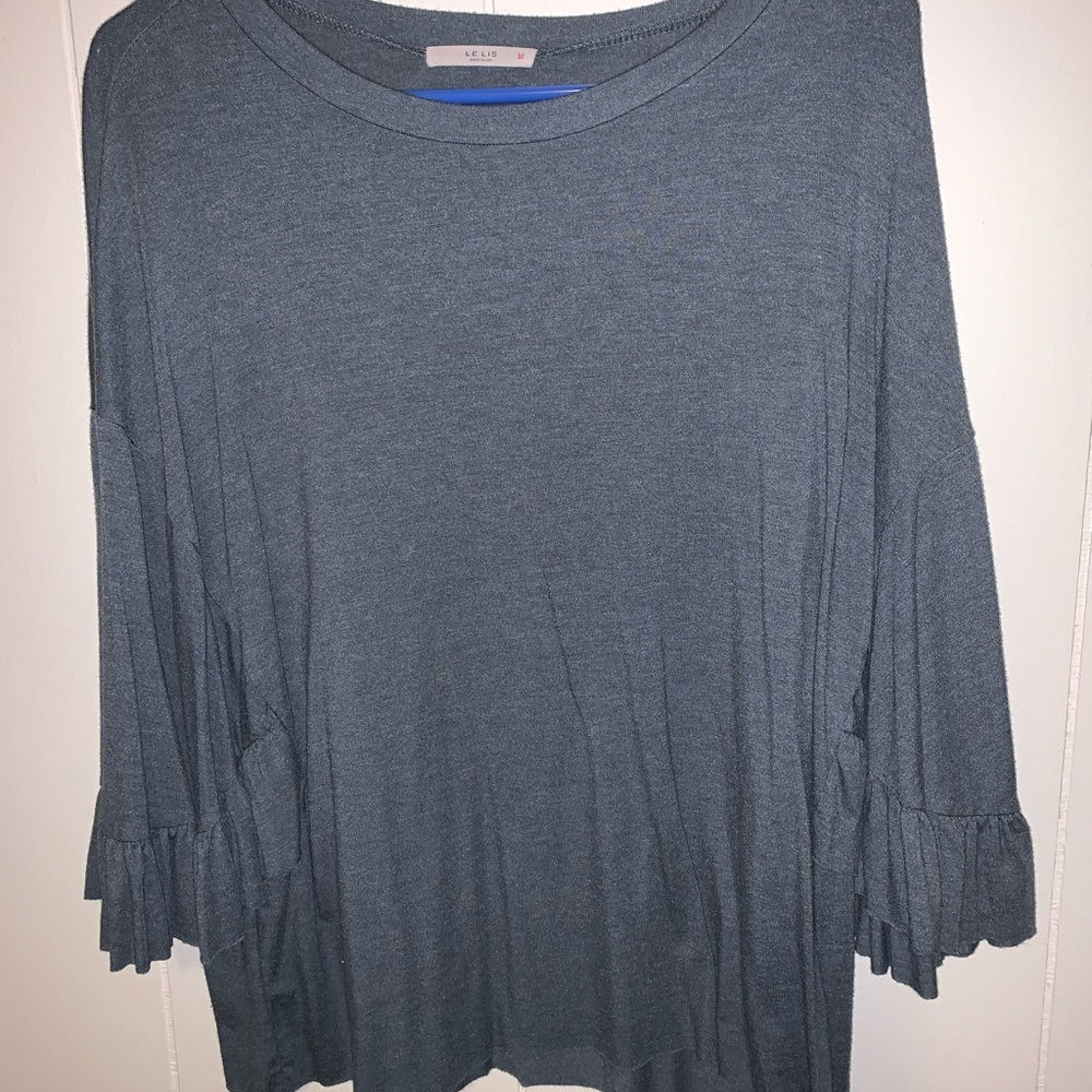 Ruffle sleeve Tee